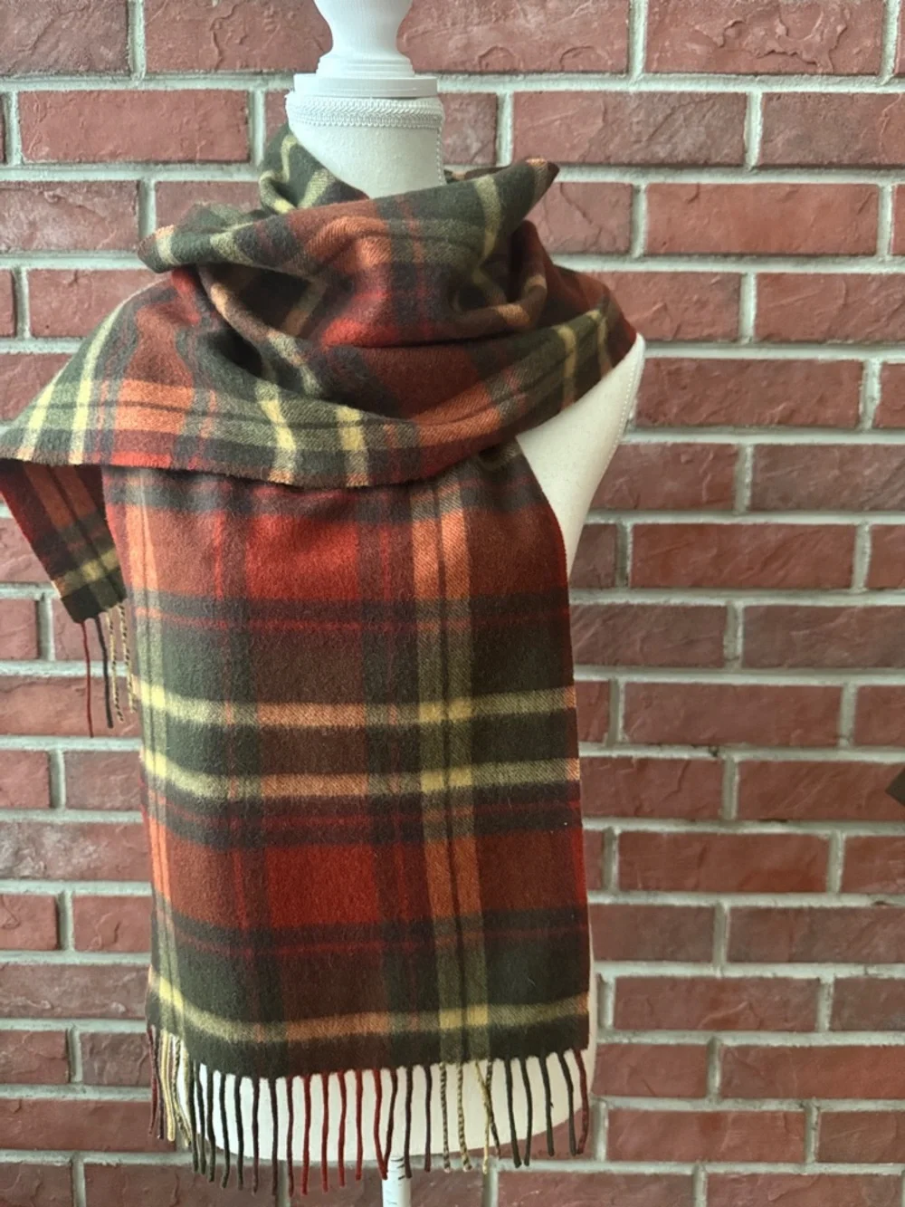 Macy’s Club Room 100% Cashmere Plaid Fringed Men's Scarf 11”x66” NEW